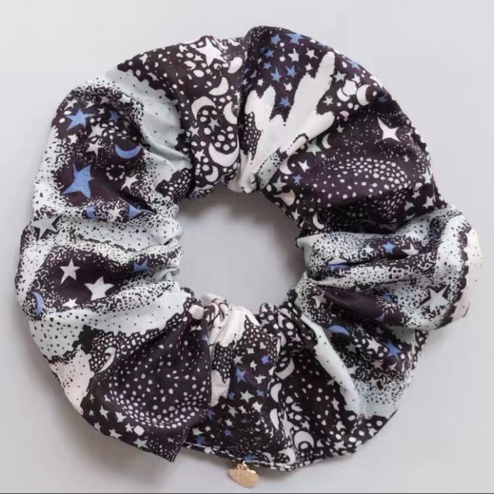 Starry Night 🌌 Scrunchie 100% cotton